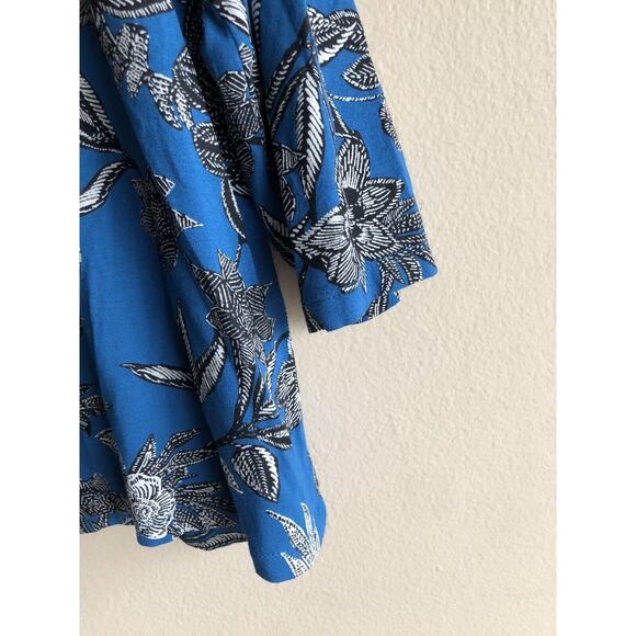 J.Jill Wearever Collection Blue Floral Shirt Size Medium Women's Short Sleeve - Picture 6 of 9